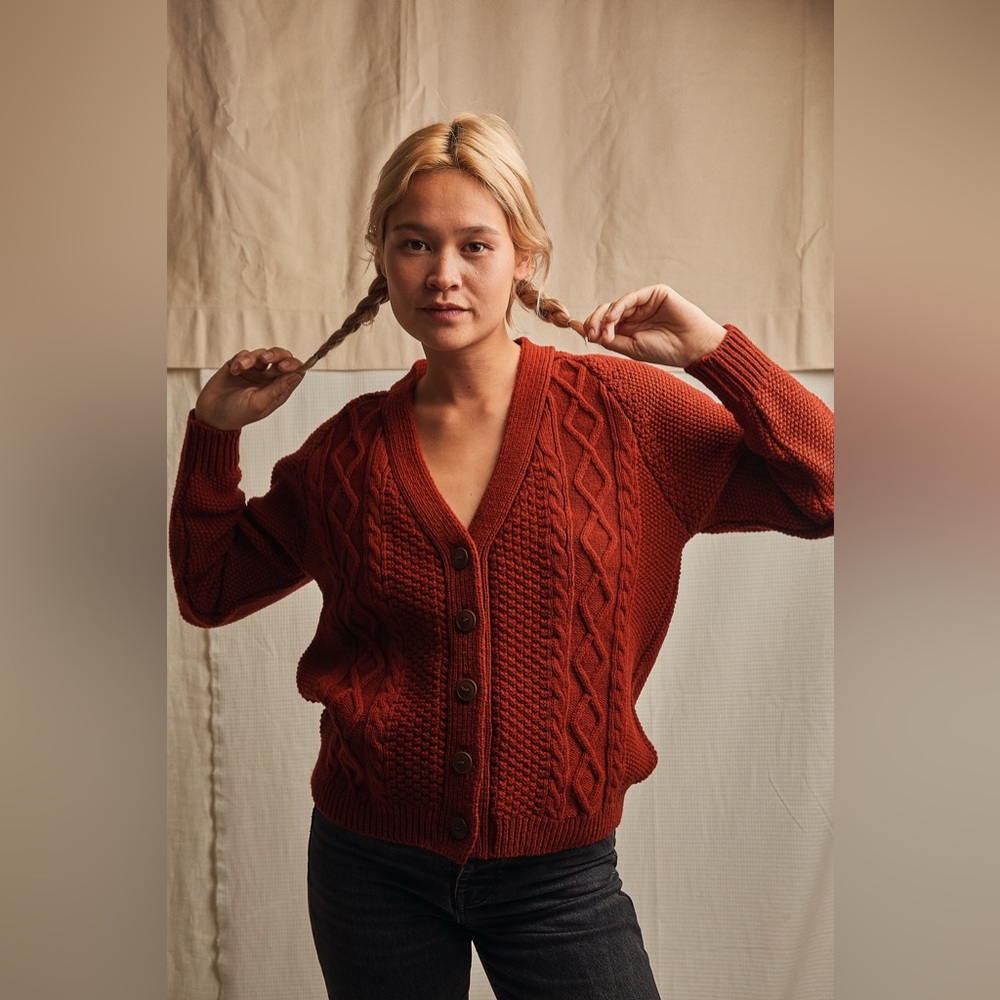 L’envers Annie Cardigan in burgundy EUC